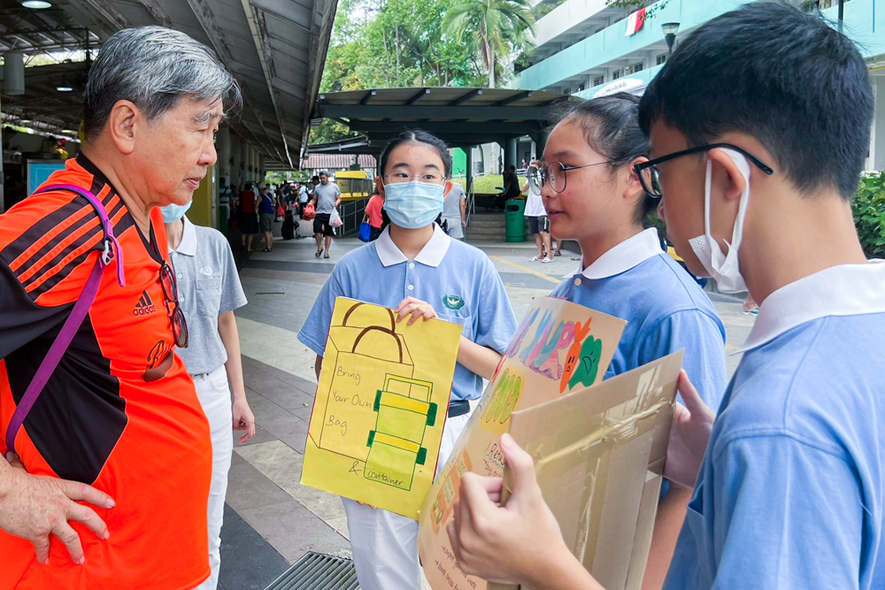Tzu Chi Youth Share About Environmental Protection With The Community (2023)