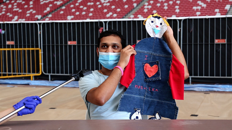 Migrant Workers Express Their Emotions through Art